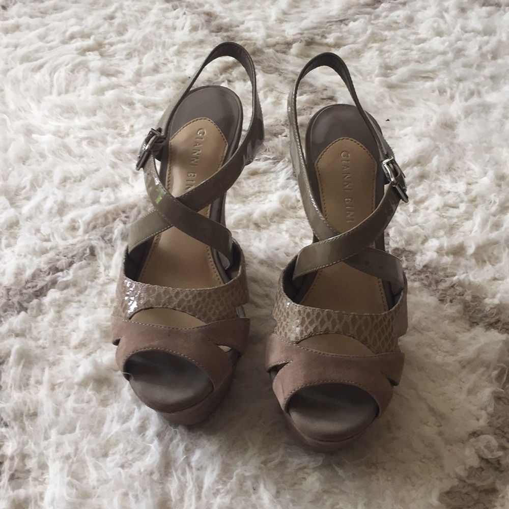 Gray Gianni Bini Wedges